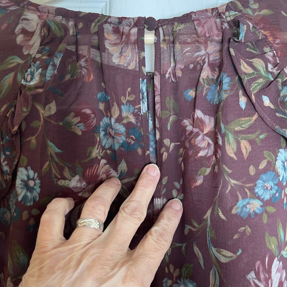Torrid Chiffon Long Sleeve Crew Neck Ruffle Blouse Sz 3X 22-24 Burgundy‎ Floral - Picture 3 of 12